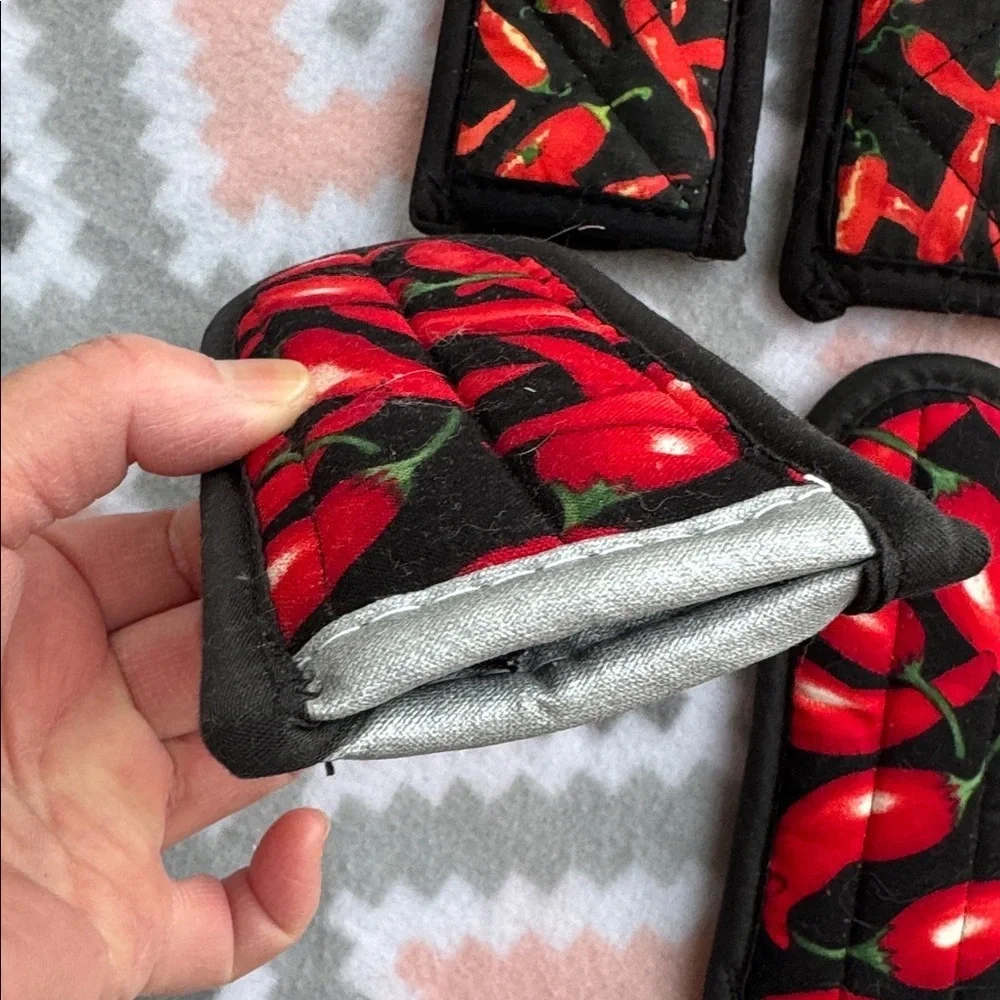 4 Chili Pepper Print hot pan pot handle covers